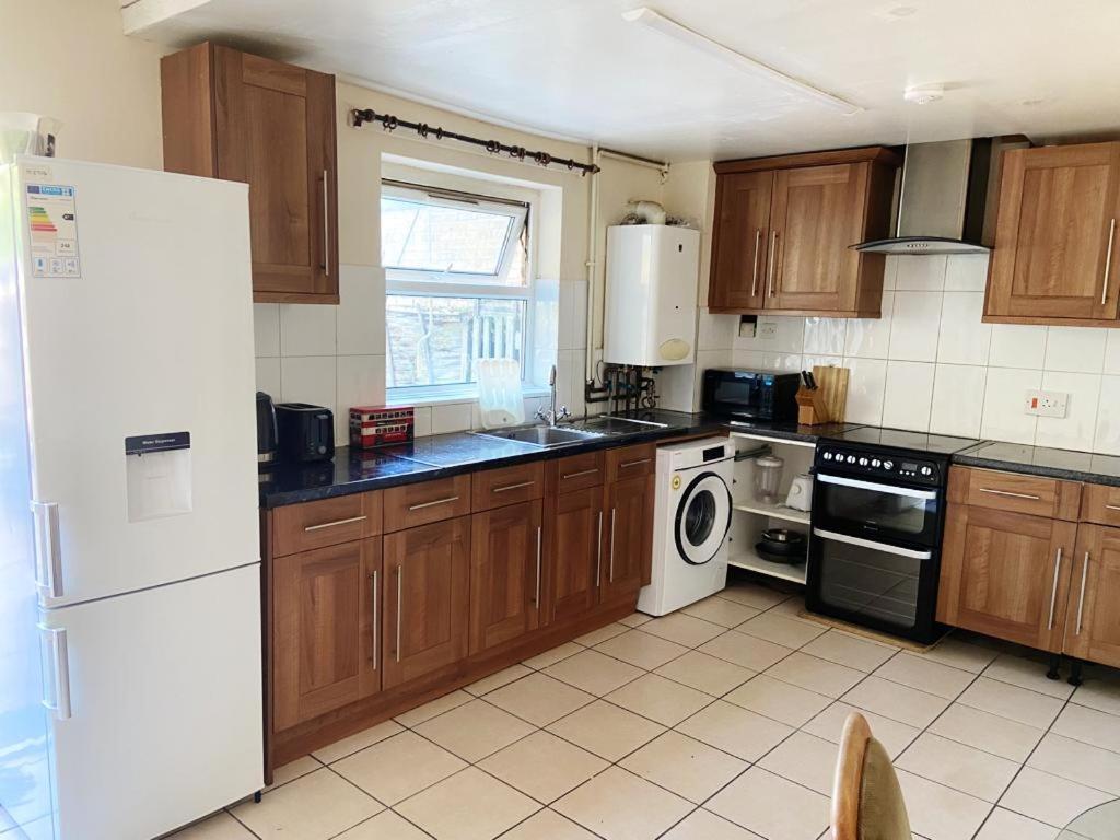 Single And Doubles Rooms Close To Central Londra Esterno foto