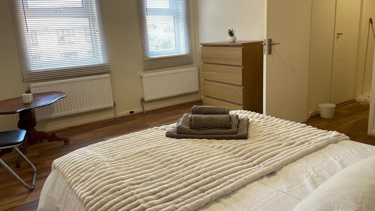 Single And Doubles Rooms Close To Central Londra Esterno foto