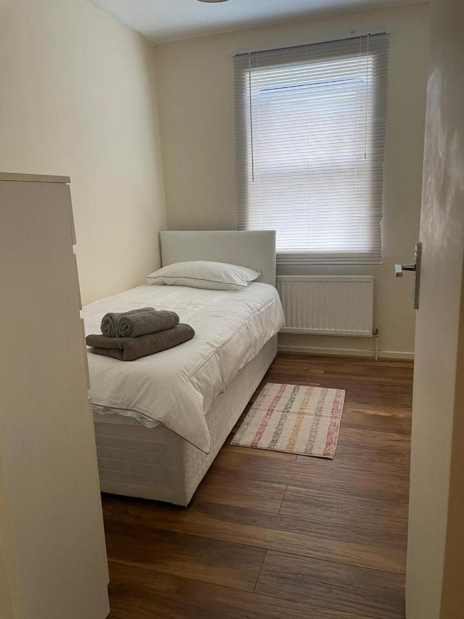 Single And Doubles Rooms Close To Central Londra Esterno foto