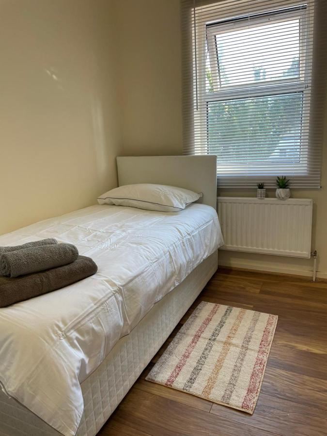 Single And Doubles Rooms Close To Central Londra Esterno foto